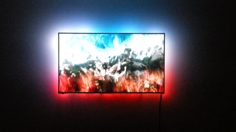 Active lighting behind tv